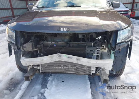 2018 Jeep Compass Latitude 4X4 from USA, damaged, VIN 3C4NJDBB0JT177399